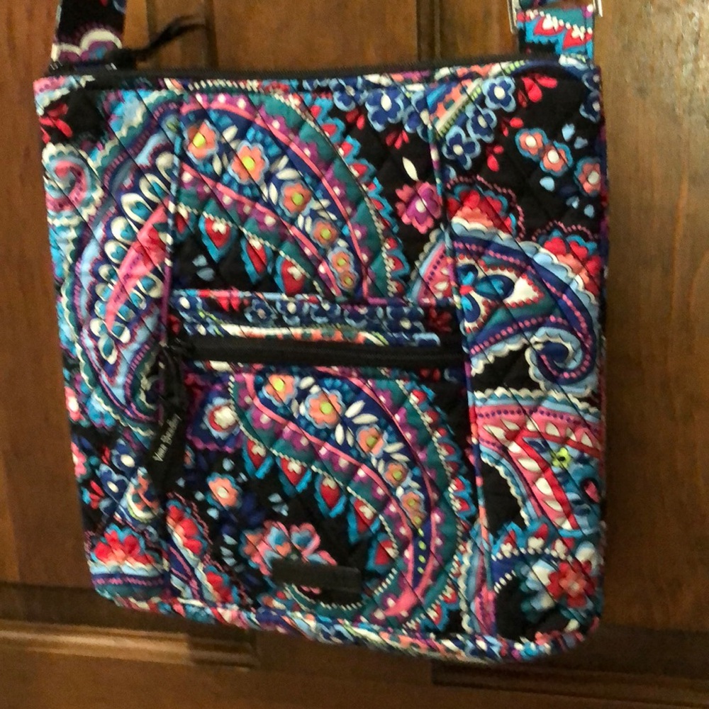Vera Bradley Hipster. “HayMarket Paisley”. NWT.
